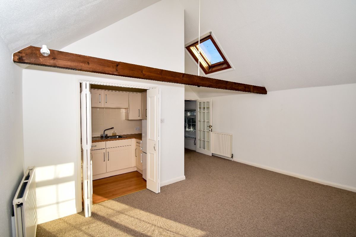 2 bed flat to rent in Belle Vue Road, Salisbury 3