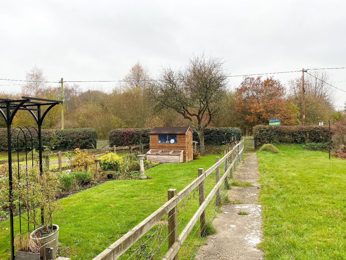 3 bed cottage to rent in Mooray Cottages, Salisbury 10