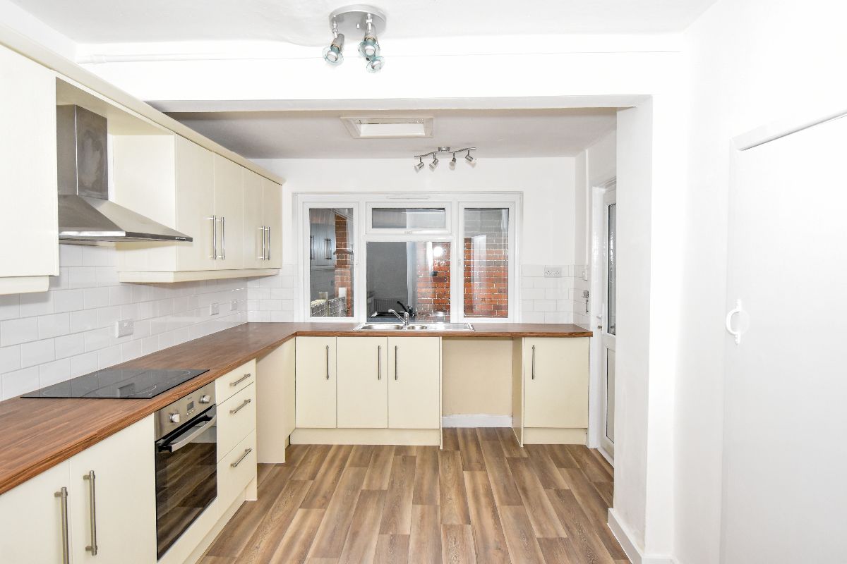 3 bed cottage to rent in Mooray Cottages, Salisbury 1