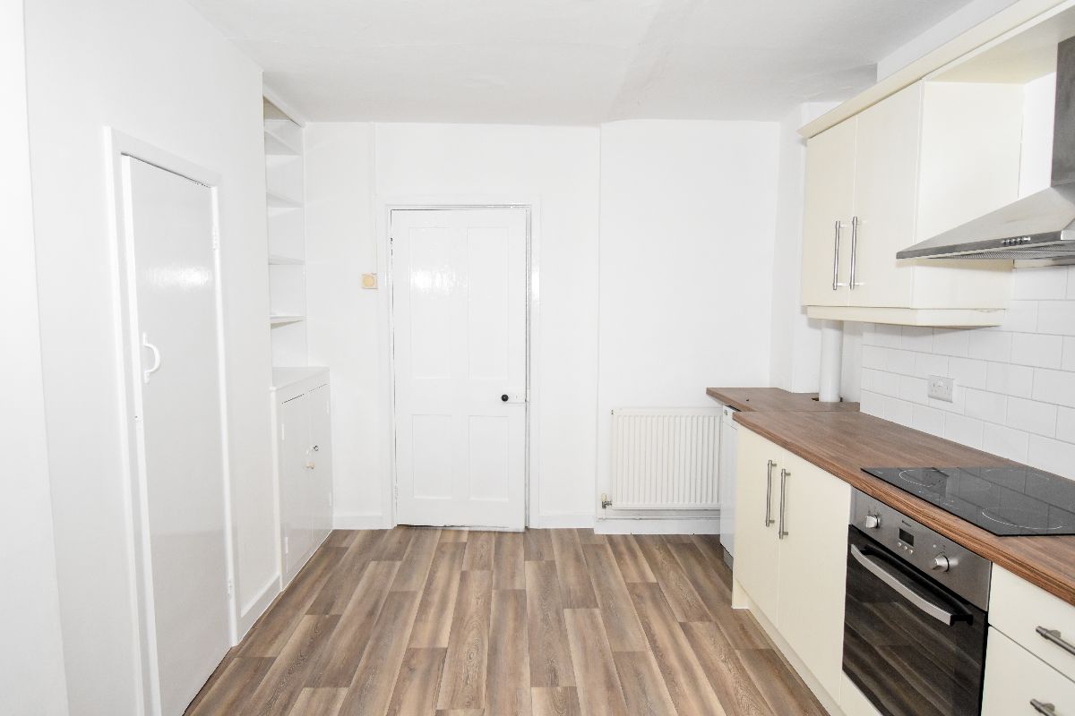 3 bed cottage to rent in Mooray Cottages, Salisbury 3