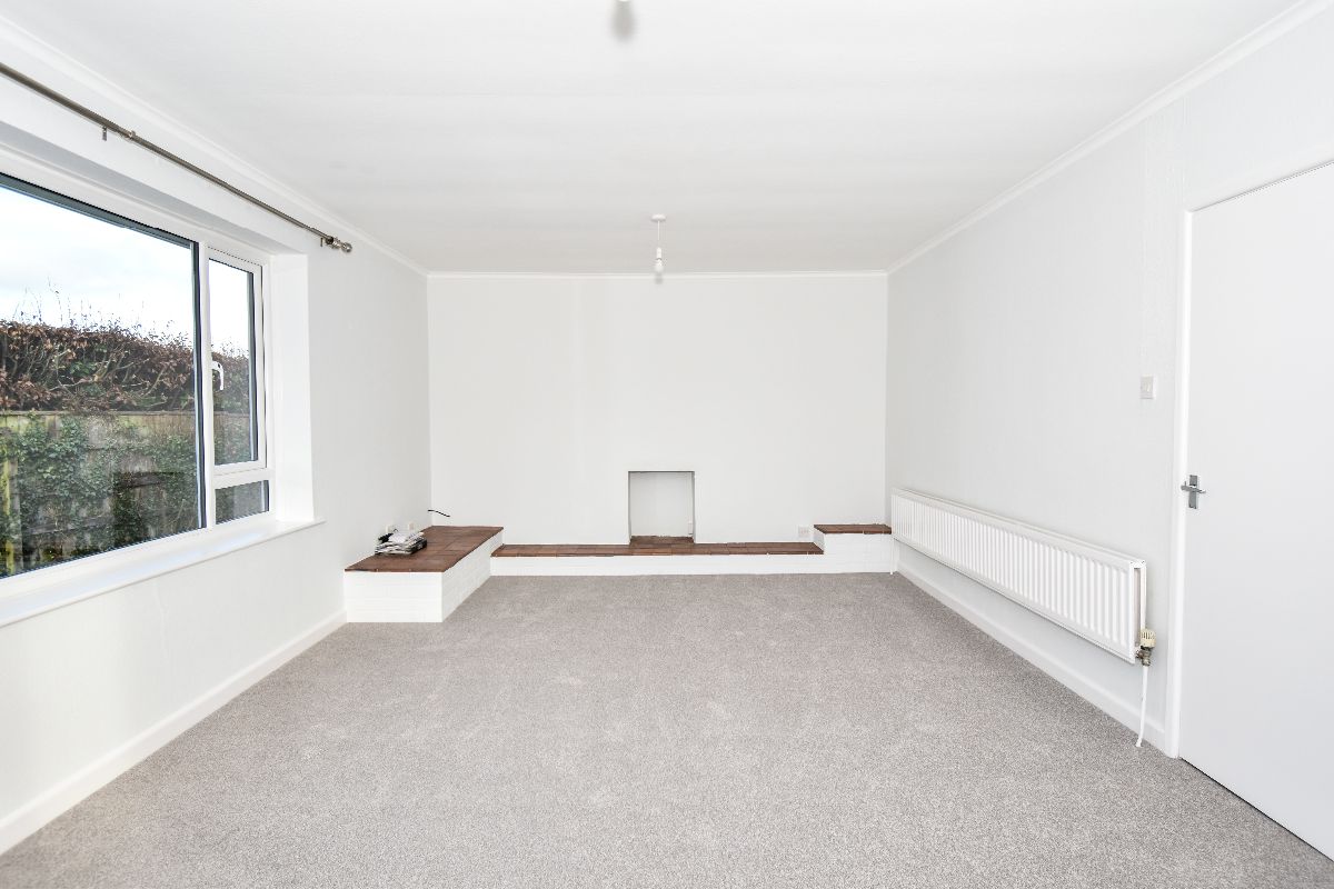 4 bed detached house to rent in St Andrews Close, Wilton 4