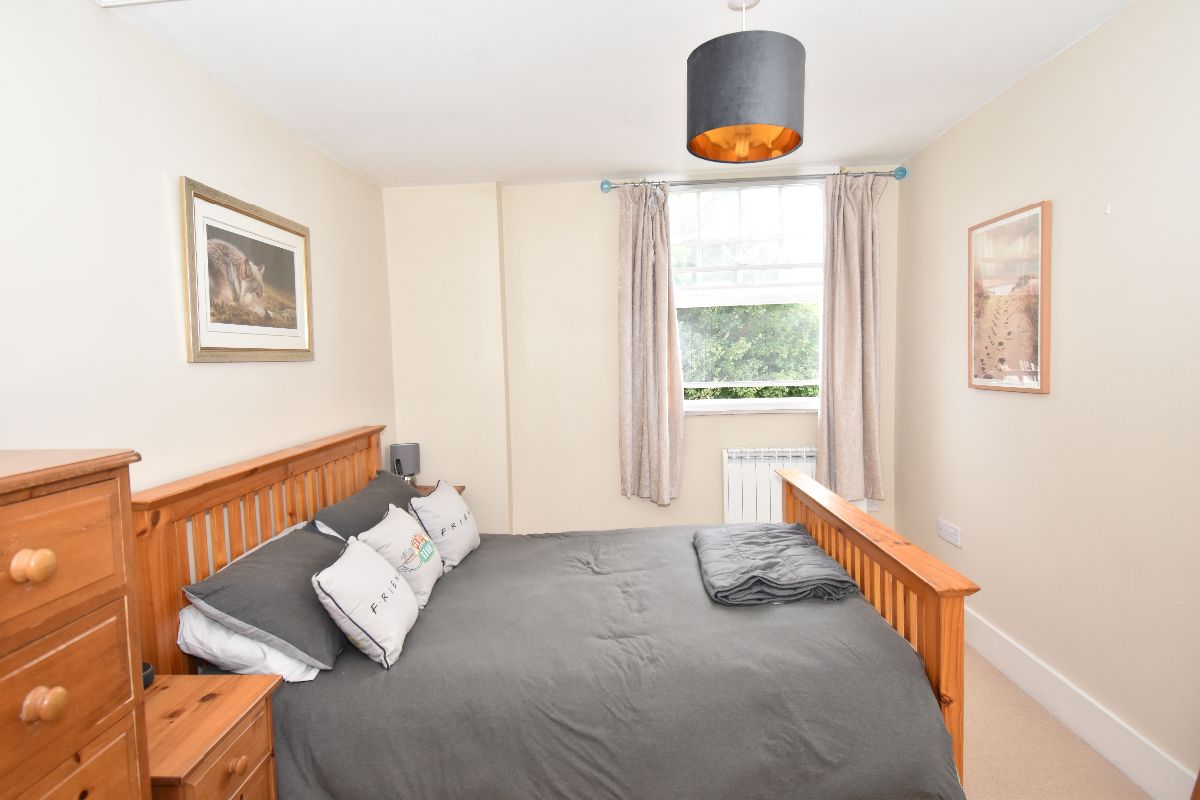 1 bed flat to rent in South Street, Wilton 3
