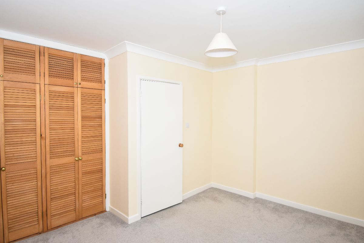 2 bed terraced house to rent in High Street, Warminster  - Property Image 7