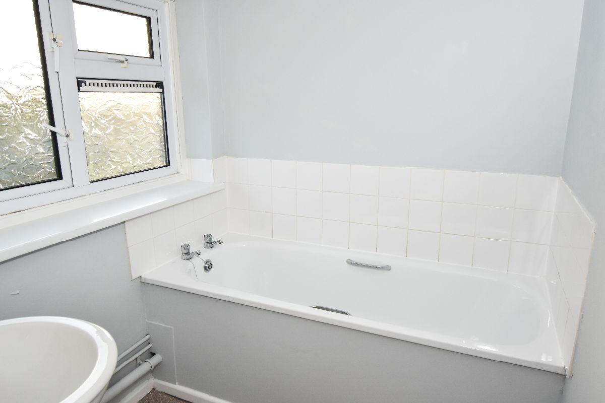 3 bed terraced house to rent in Meadow View, Salisbury  - Property Image 10