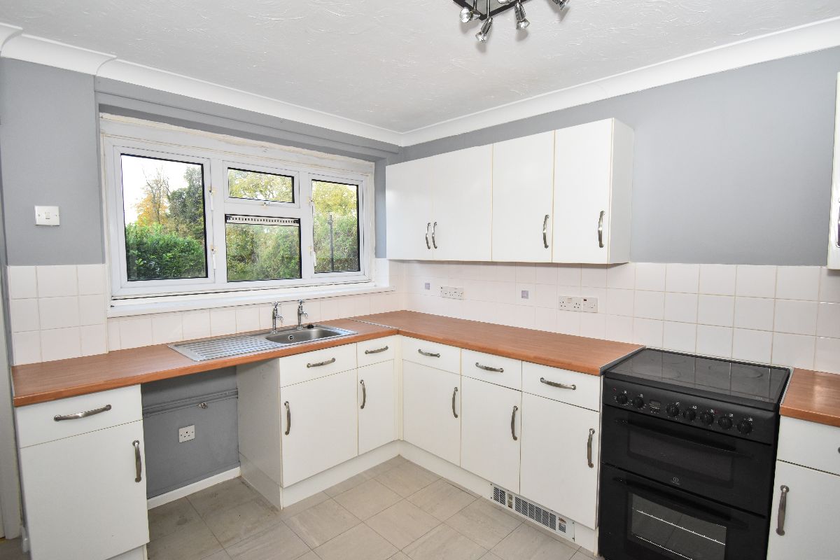 3 bed terraced house to rent in Meadow View, Salisbury  - Property Image 7