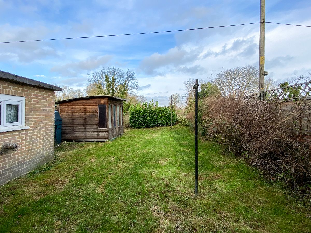 3 bed terraced house to rent in Meadow View, Salisbury  - Property Image 14