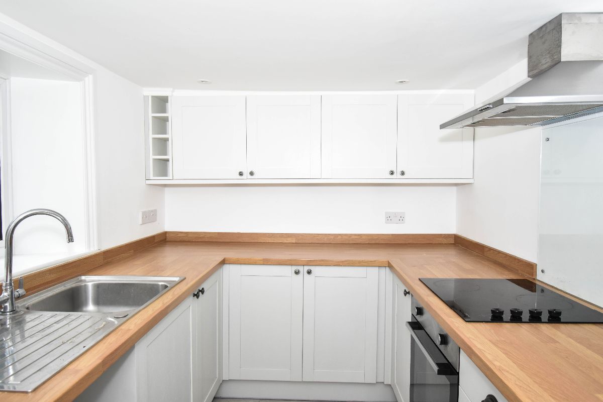 3 bed character property to rent in Clarendon Park, Salisbury 5