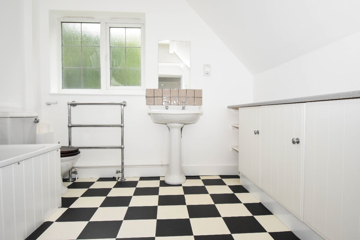 3 bed character property to rent in Clarendon Park, Salisbury 13