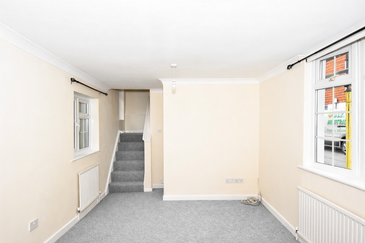 2 bed terraced house to rent in Dews Road, Salisbury  - Property Image 4