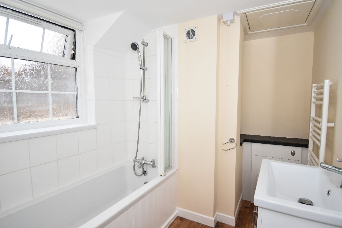 2 bed terraced house to rent in Dews Road, Salisbury  - Property Image 9