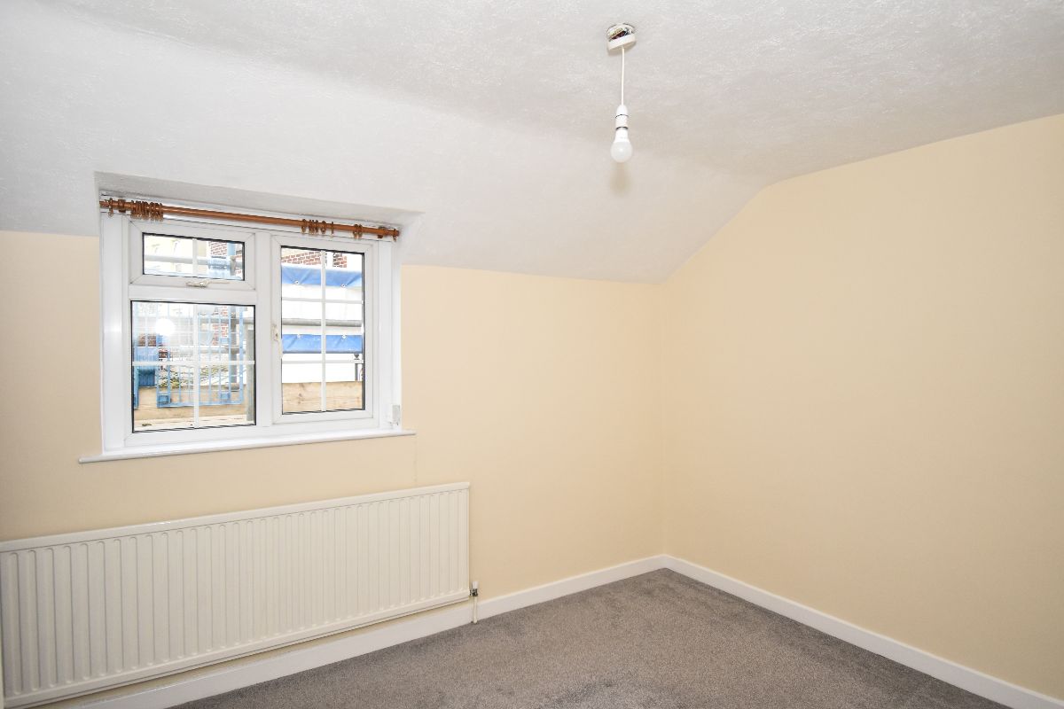 2 bed terraced house to rent in Dews Road, Salisbury  - Property Image 12