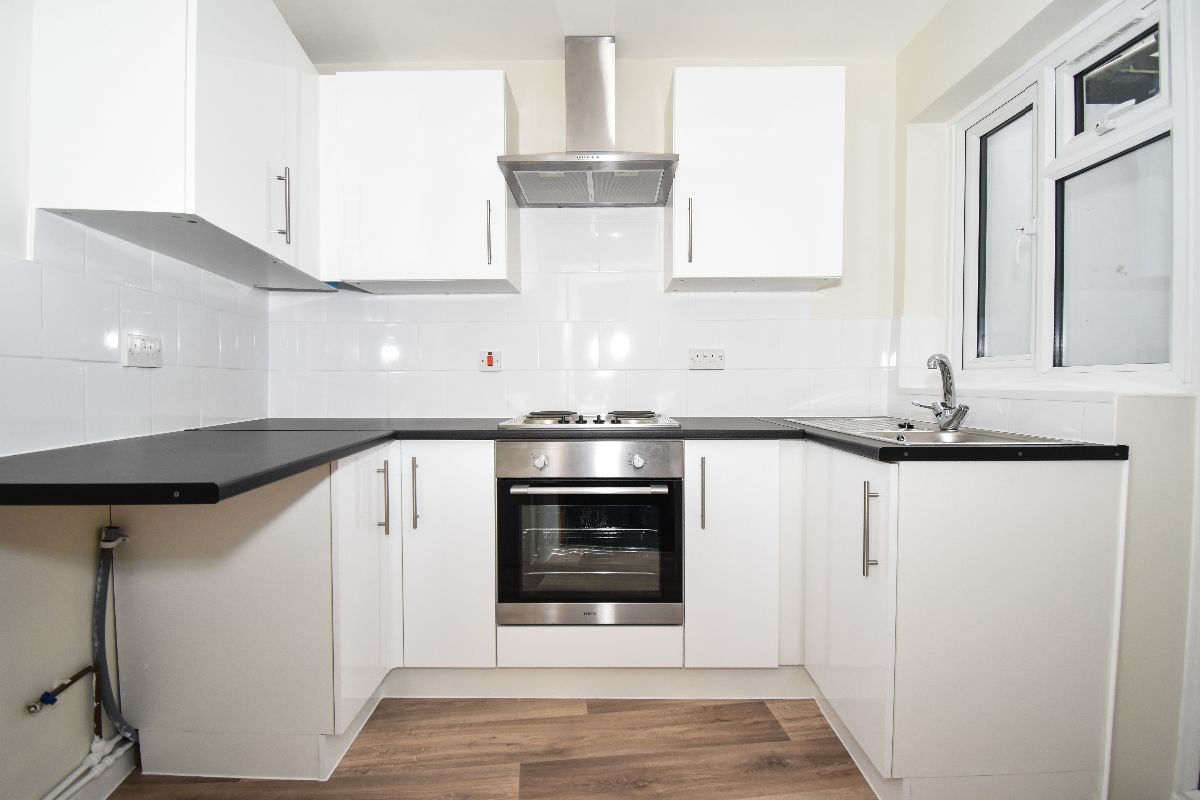 2 bed terraced house to rent in Dews Road, Salisbury  - Property Image 2