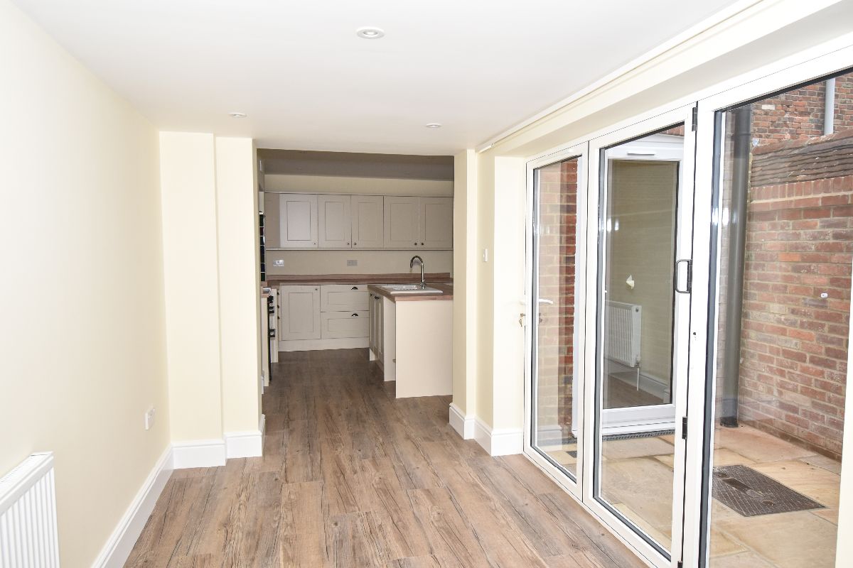 4 bed terraced house to rent in Greencroft Street, Salisbury  - Property Image 5