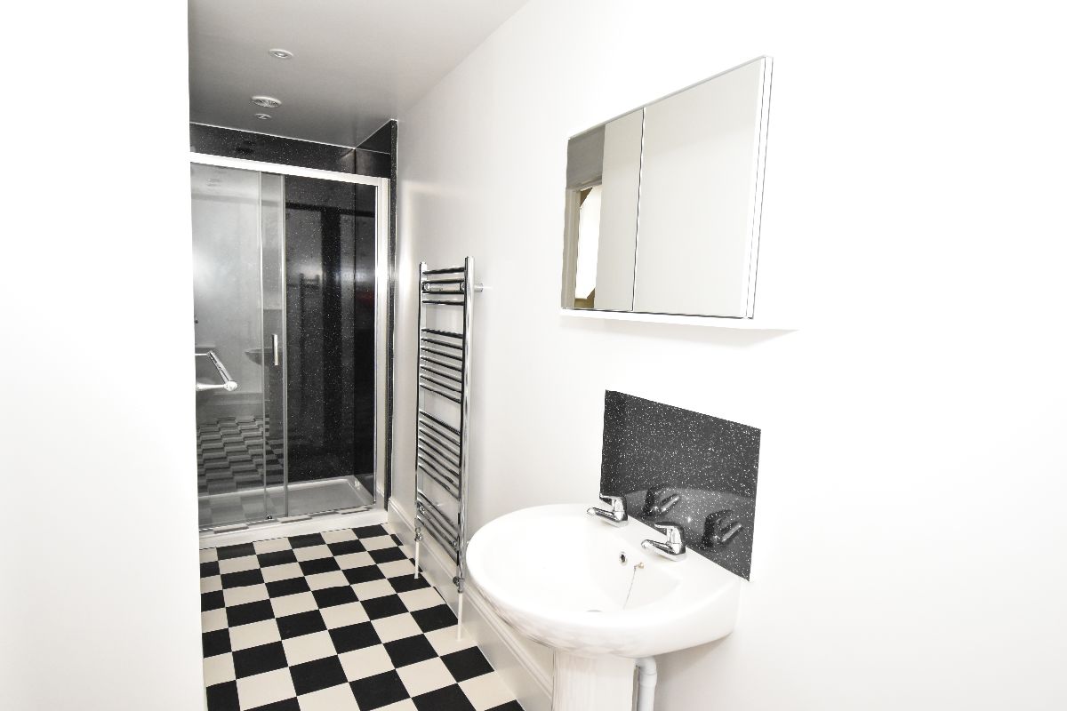 4 bed terraced house to rent in Greencroft Street, Salisbury 7