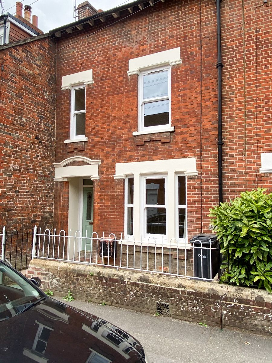 4 bed terraced house to rent in Greencroft Street, Salisbury, SP1