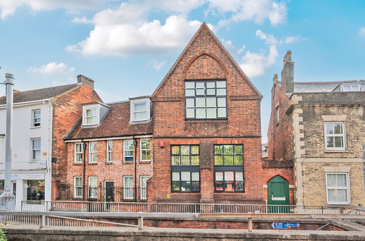 2 bed flat to rent in Fisherton Street, Salisbury, SP2
