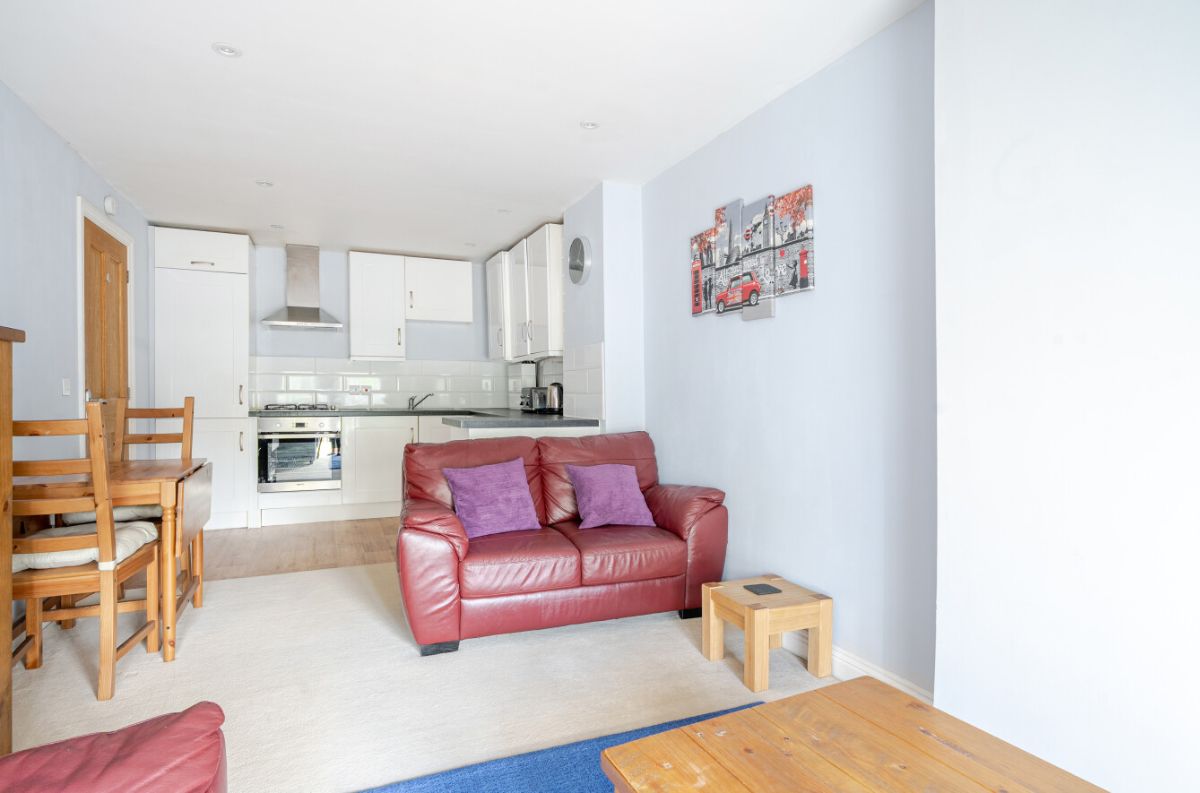 2 bed flat to rent in Fisherton Street, Salisbury  - Property Image 8