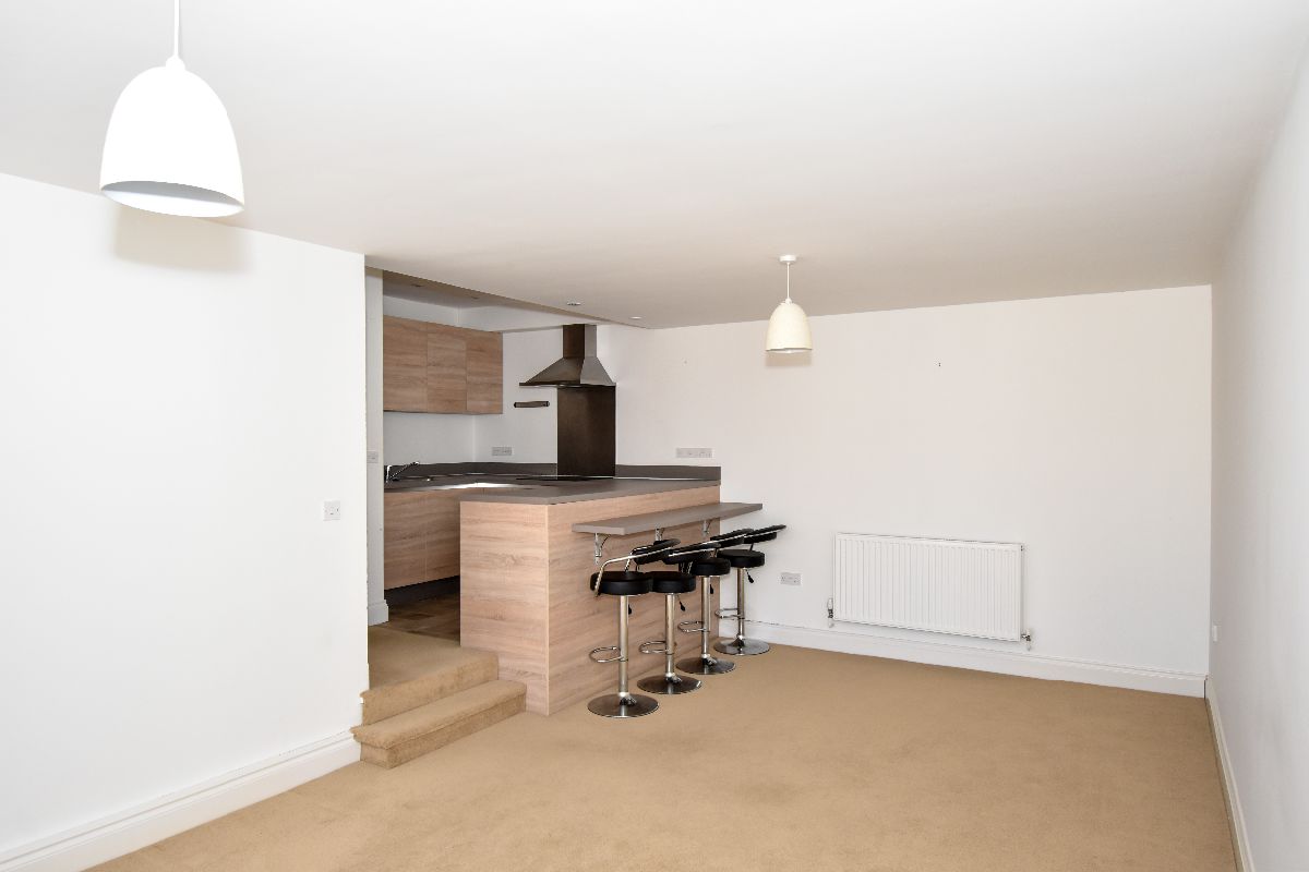 2 bed flat to rent in Scots Lane, Salisbury 3