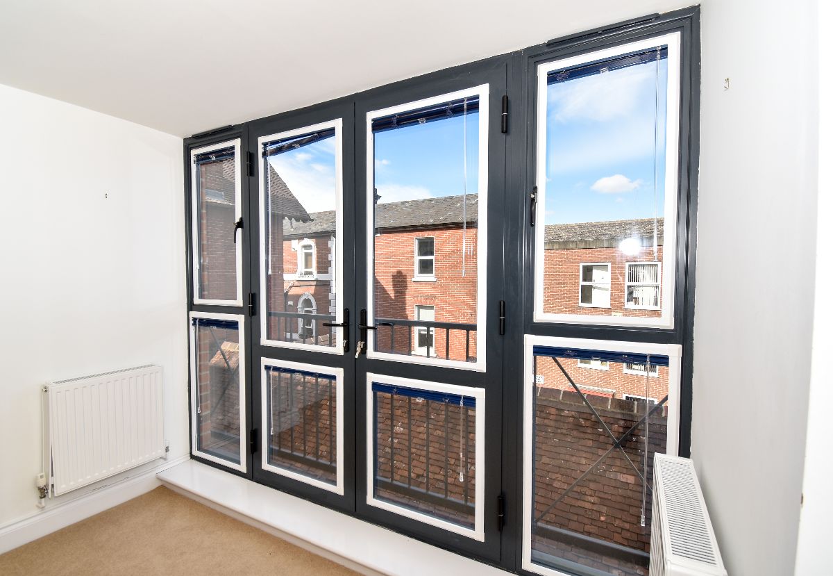 2 bed flat to rent in Scots Lane, Salisbury, SP1