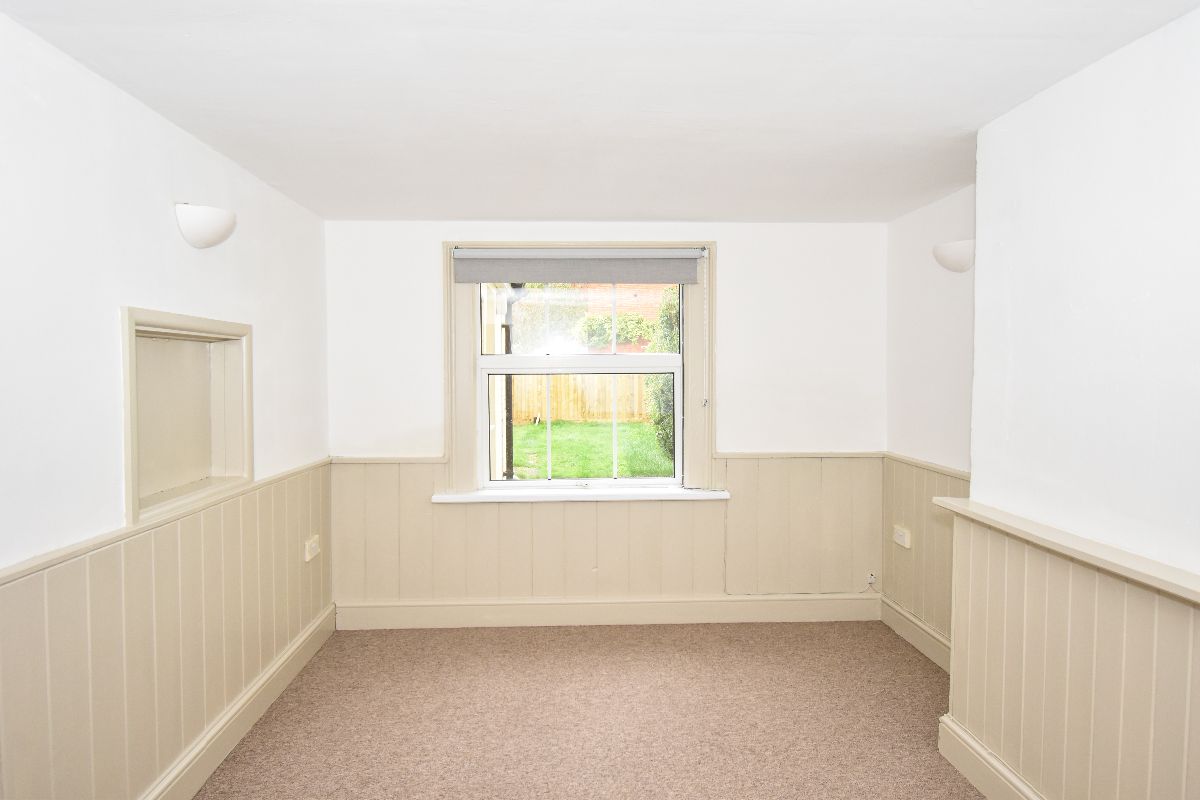 2 bed terraced house to rent in North Street, Salisbury  - Property Image 9