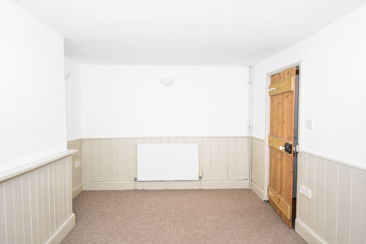 2 bed terraced house to rent in North Street, Salisbury 9