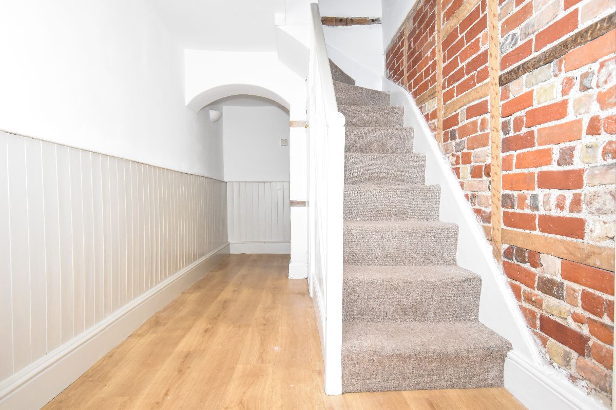 2 bed terraced house to rent in North Street, Salisbury  - Property Image 3