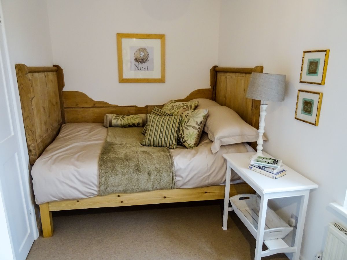 3 bed cottage to rent in Boreham Rd, Warminster 11