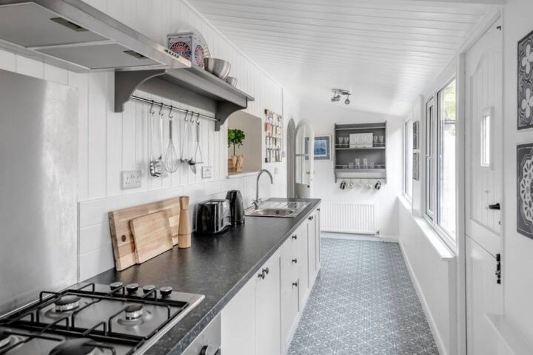 3 bed cottage to rent in Boreham Rd, Warminster 4