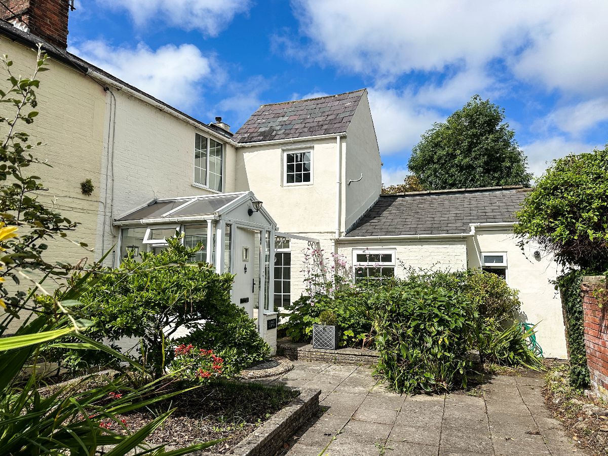 3 bed cottage to rent in Boreham Rd, Warminster  - Property Image 1