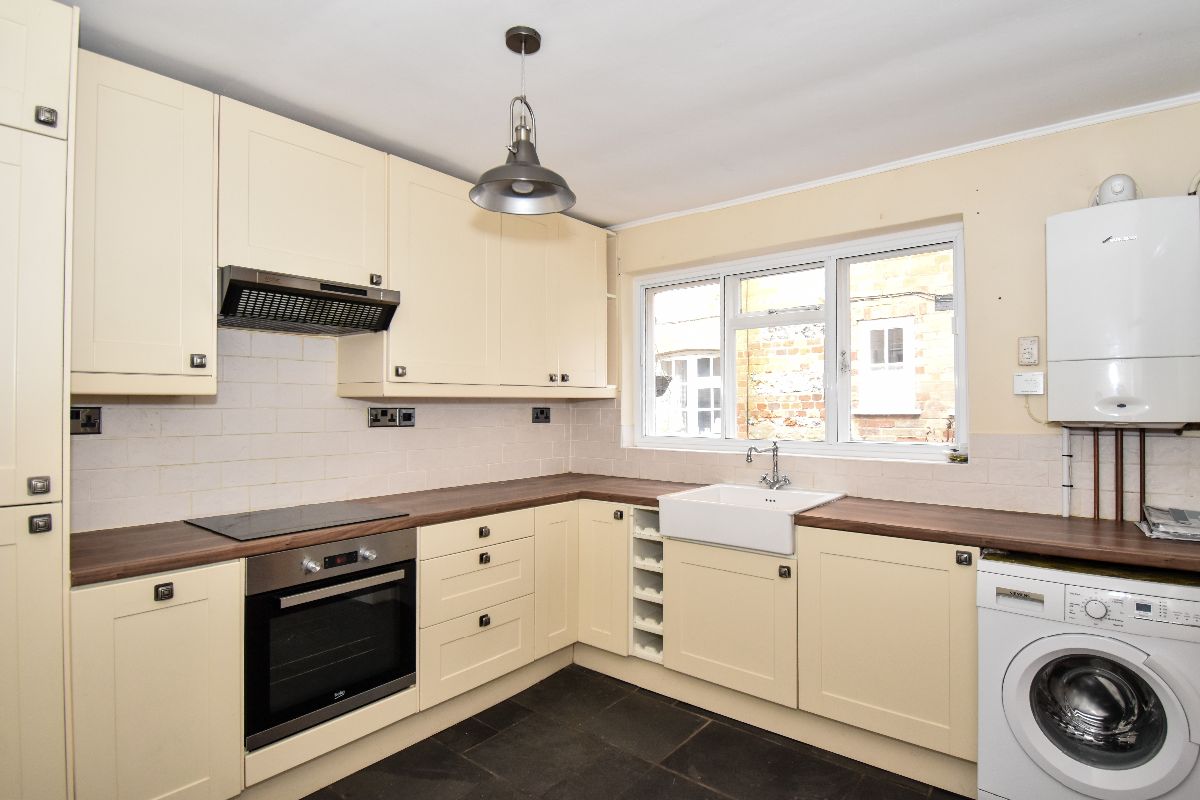 2 bed cottage to rent in South Street, Wilton  - Property Image 3