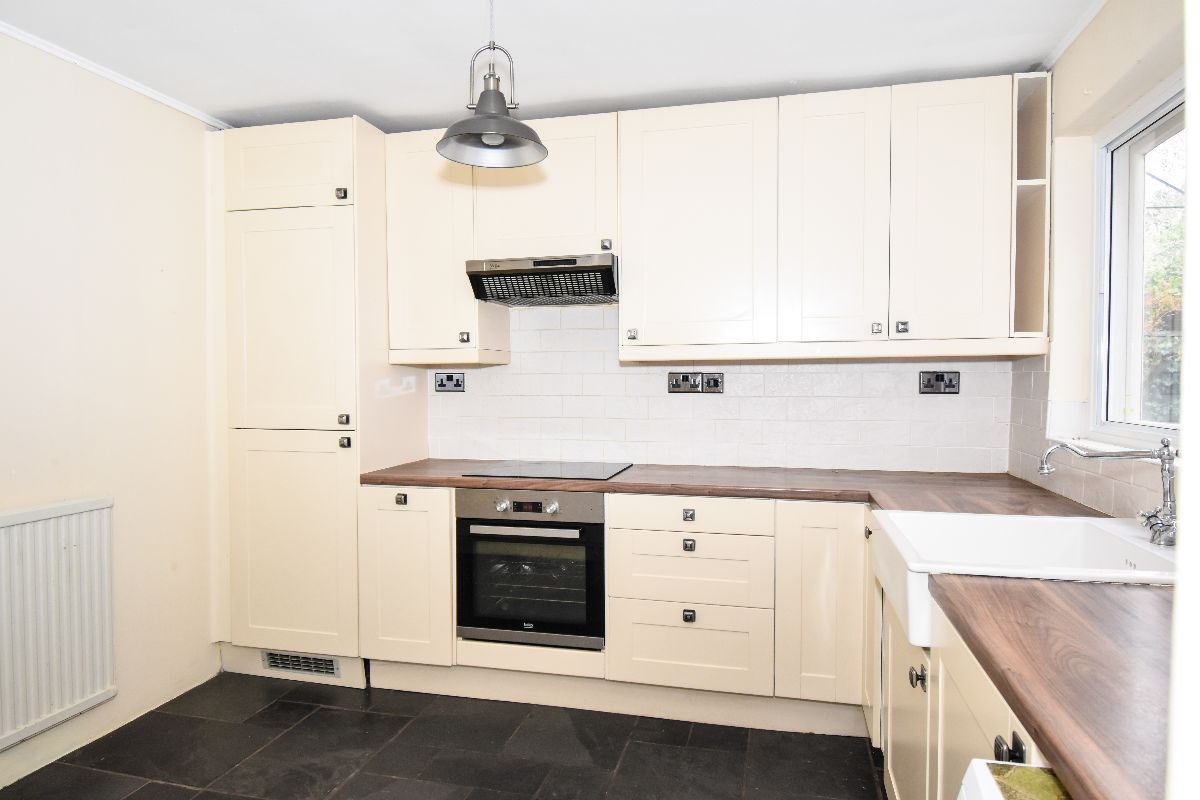 2 bed cottage to rent in South Street, Wilton 3