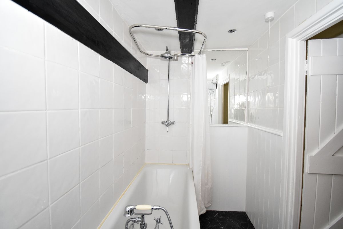 2 bed cottage to rent in South Street, Wilton 9