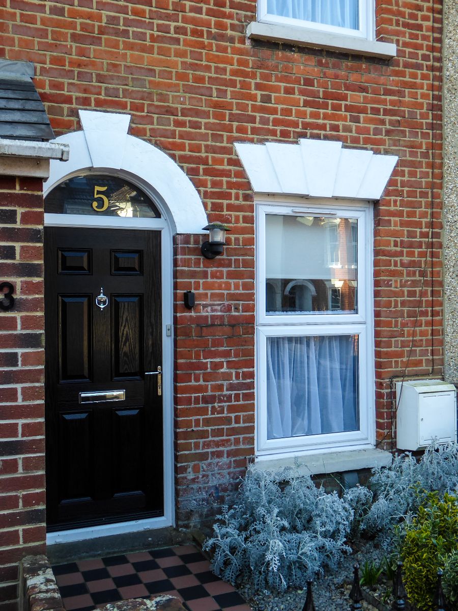 2 bed terraced house to rent in Park Street