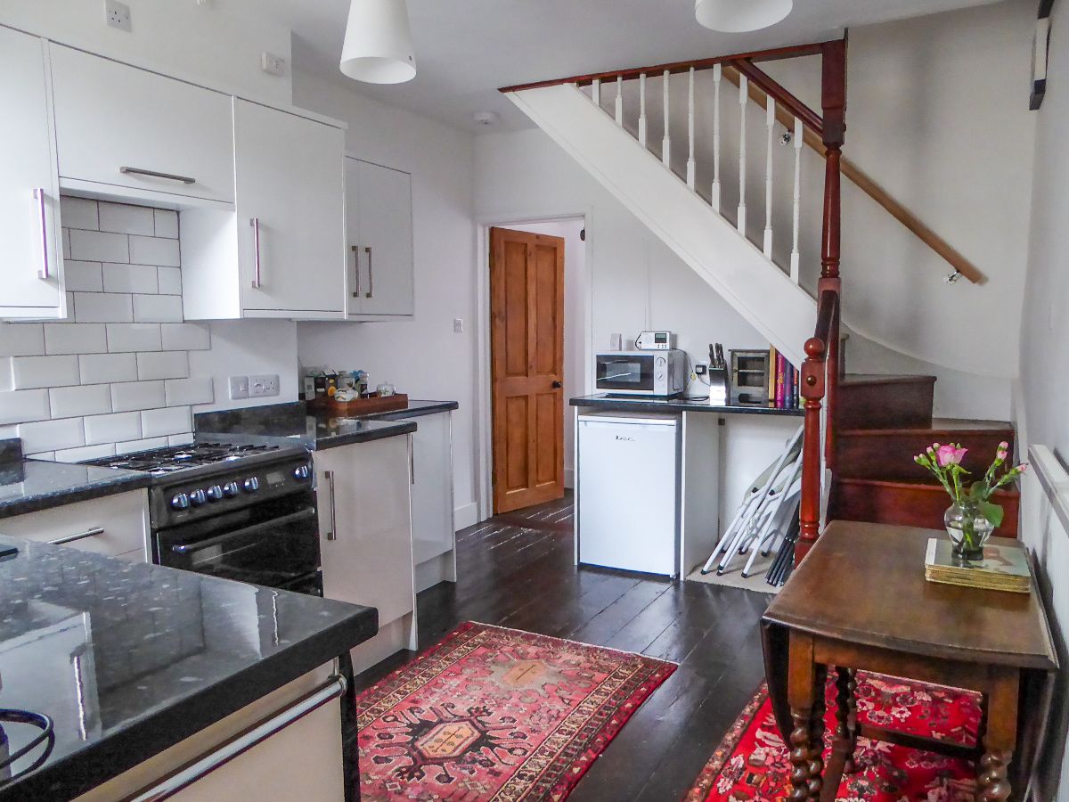 2 bed terraced house to rent in Park Street  - Property Image 4