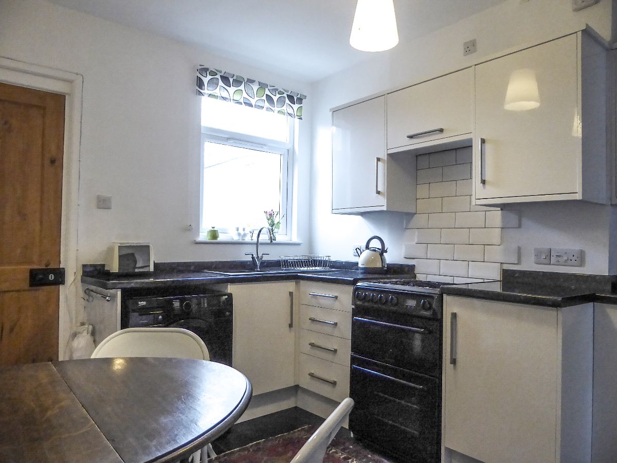 2 bed terraced house to rent in Park Street  - Property Image 5