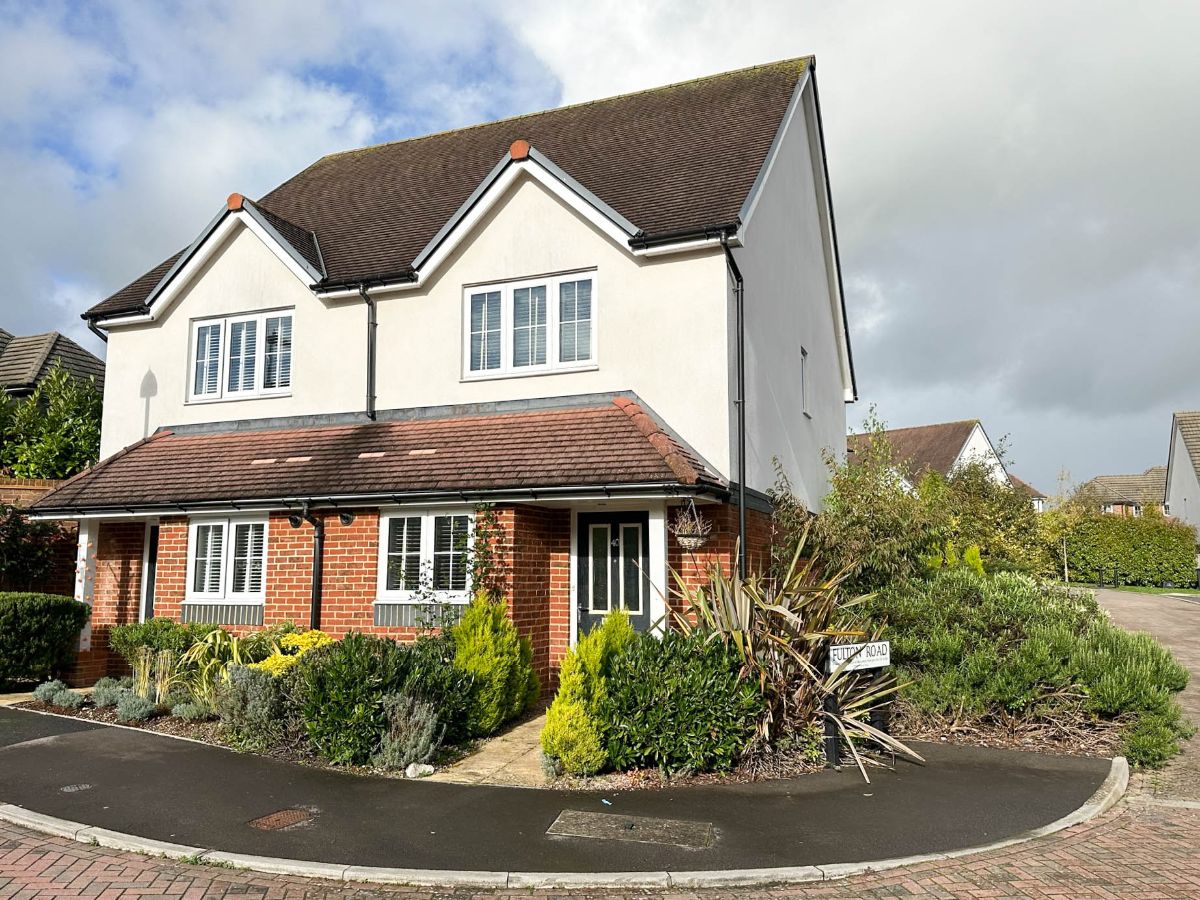 2 bed semi-detached house to rent in Saunders Avenue, Salisbury - Property Image 1