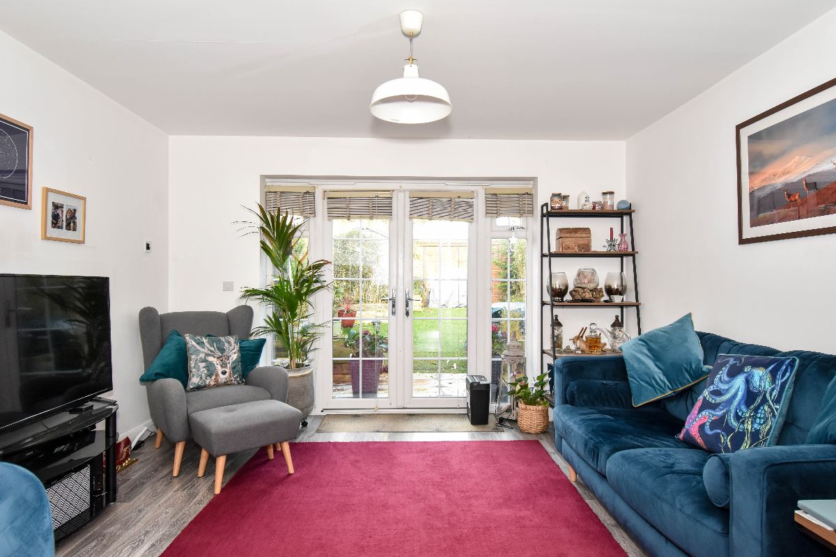 2 bed semi-detached house to rent in Saunders Avenue, Salisbury 4