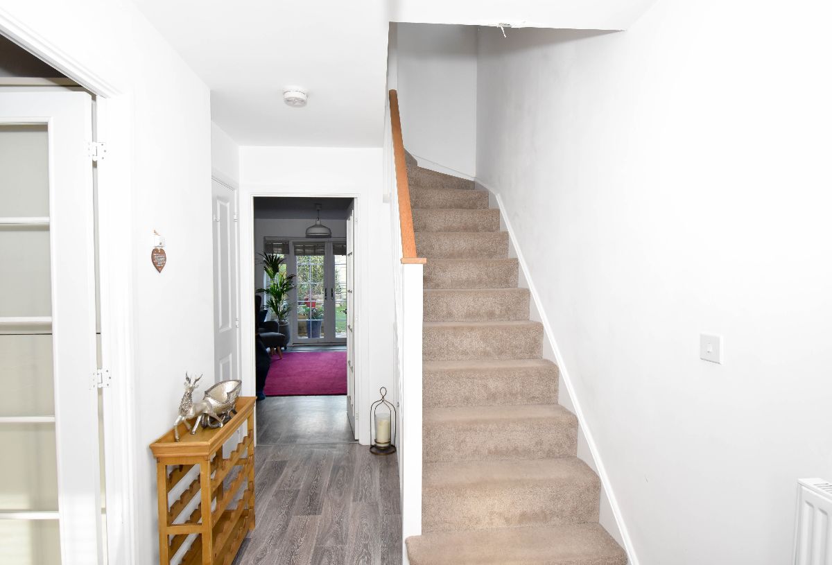 2 bed semi-detached house to rent in Saunders Avenue, Salisbury 1