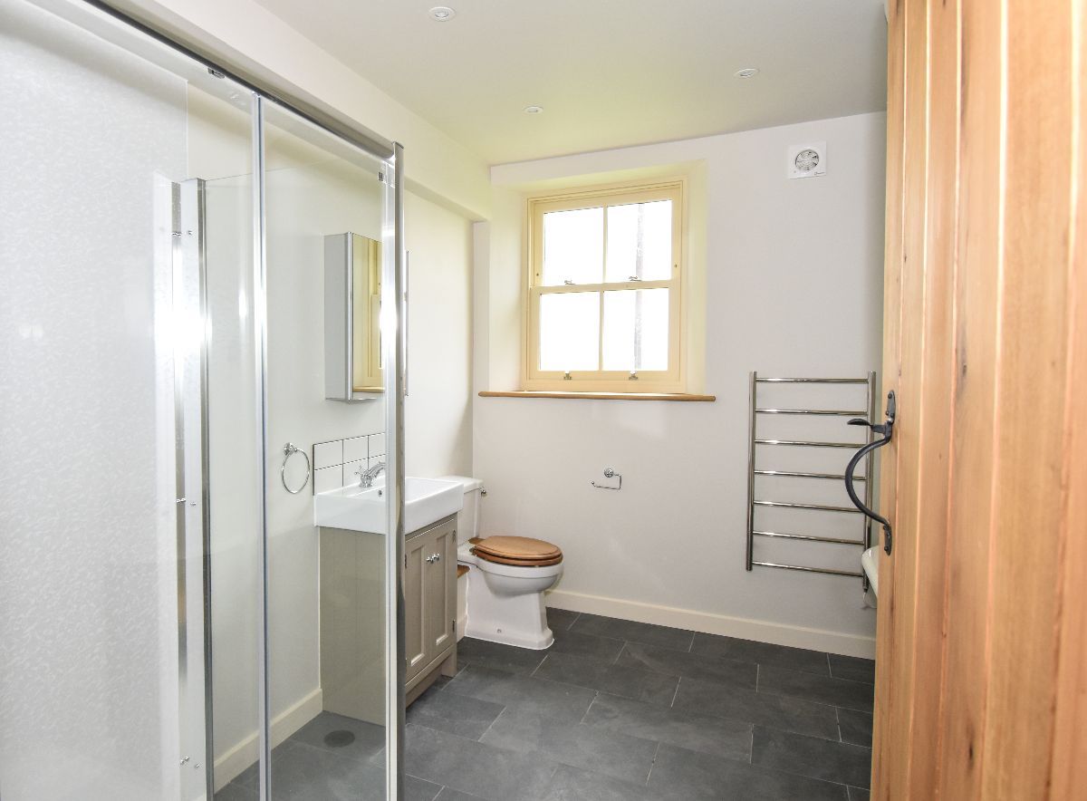 3 bed character property to rent in Back Lane, Bowerchalke, Salisbury 10