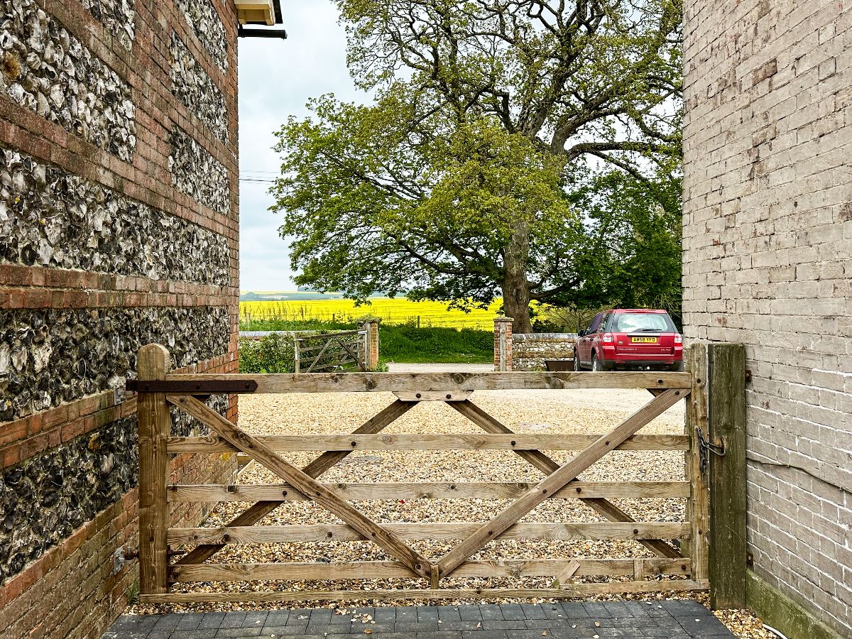 3 bed character property to rent in Back Lane, Bowerchalke, Salisbury  - Property Image 22