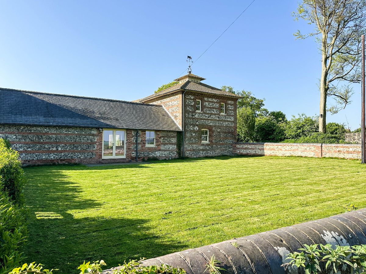 3 bed character property to rent in Back Lane, Bowerchalke, Salisbury  - Property Image 2