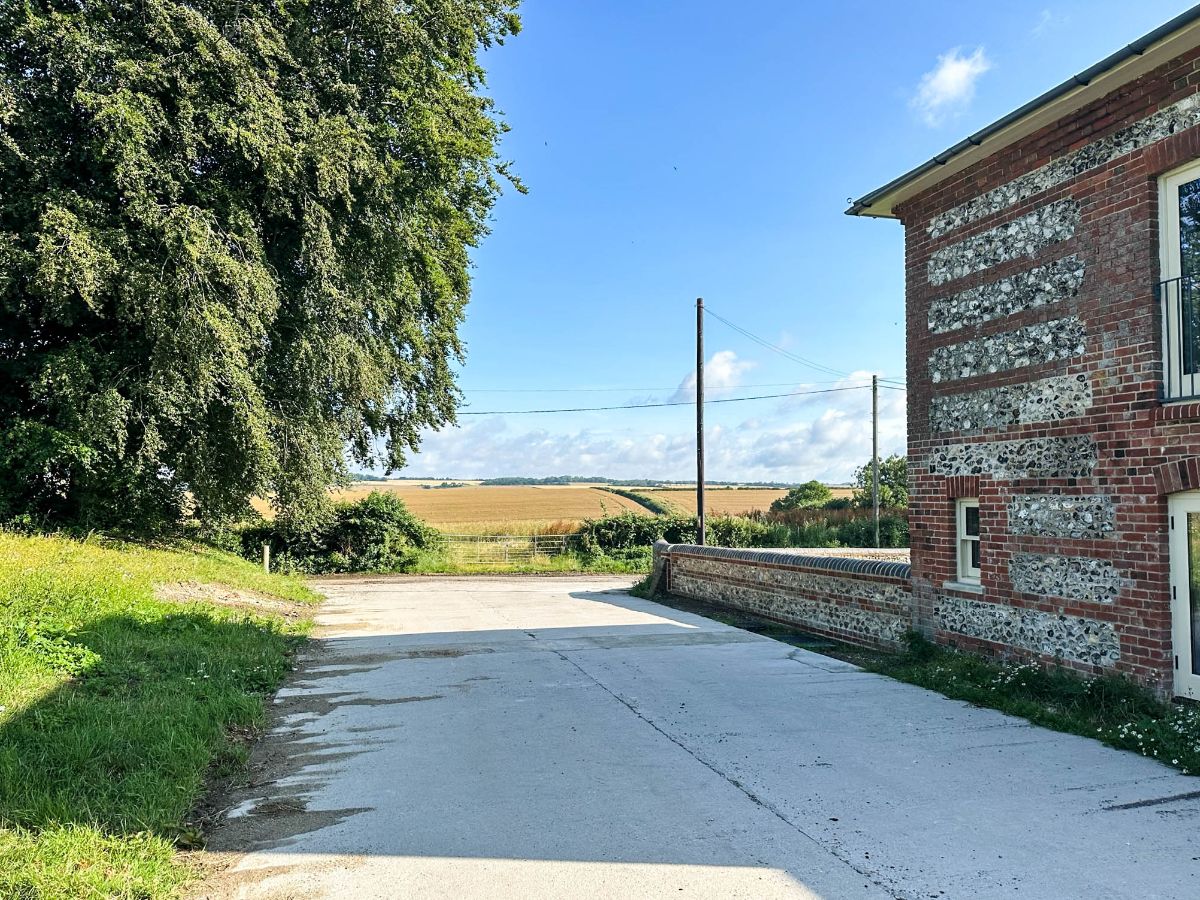 2 bed character property to rent in Back Lane, Bowerchalke, Salisbury 1