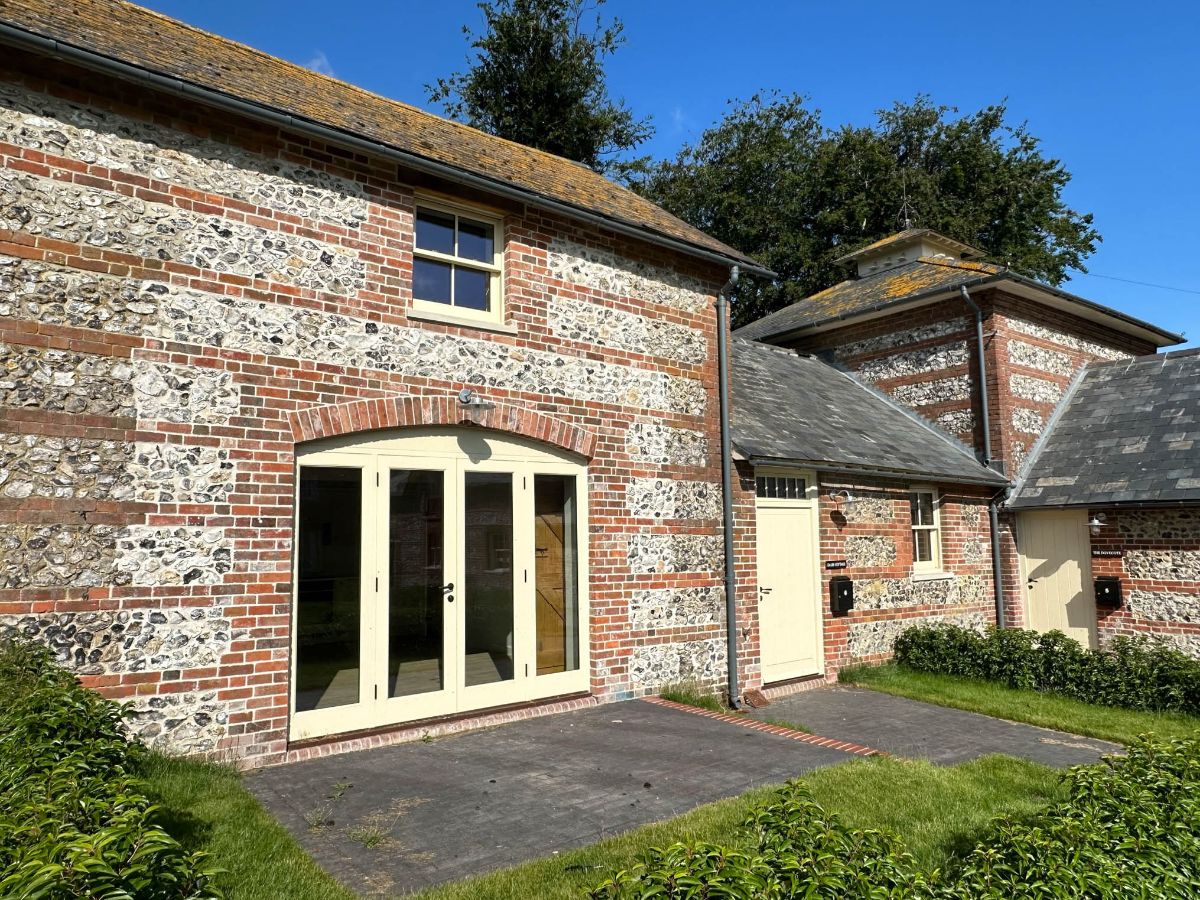 2 bed character property to rent in Back Lane, Bowerchalke, Salisbury  - Property Image 1