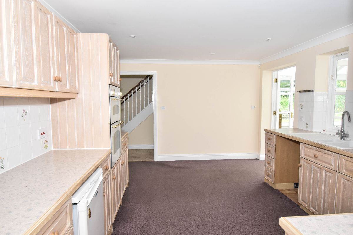 3 bed detached house to rent in Teffont, Salisbury 8