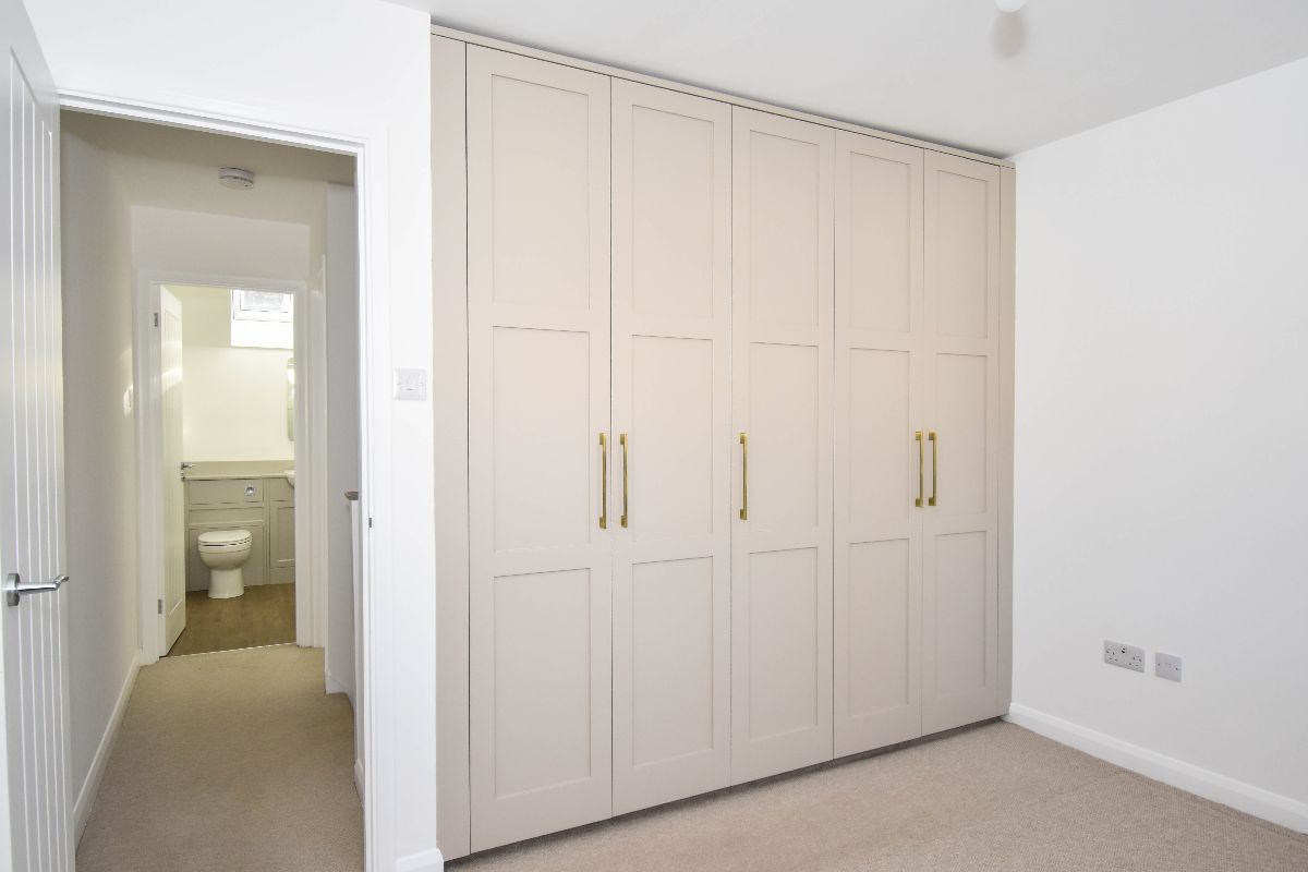 2 bed terraced house to rent in Kings Gate, Salisbury 8