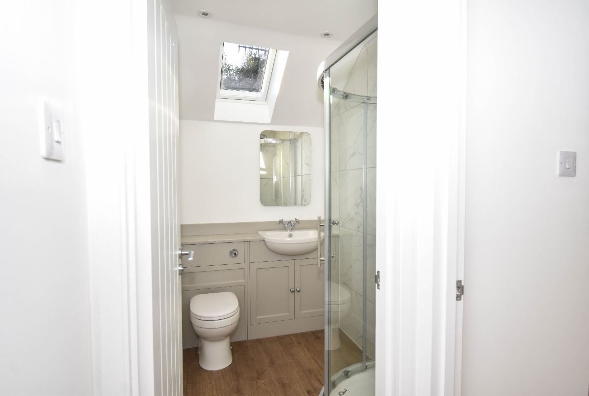 2 bed terraced house to rent in Kings Gate, Salisbury 9