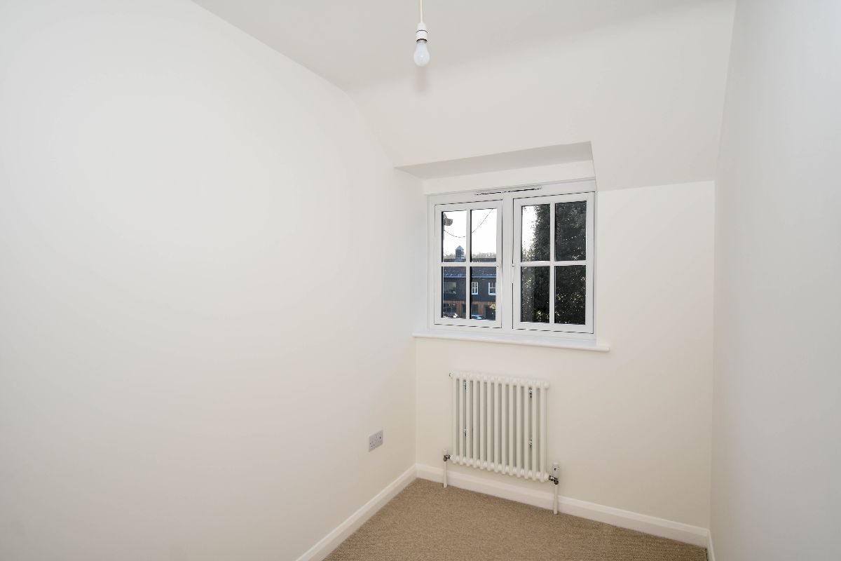 2 bed terraced house to rent in Kings Gate, Salisbury  - Property Image 11