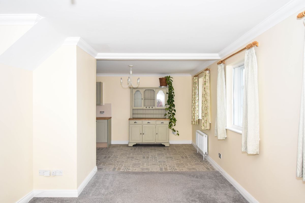4 bed terraced house to rent in Shaftesbury Road, Salisbury  - Property Image 6
