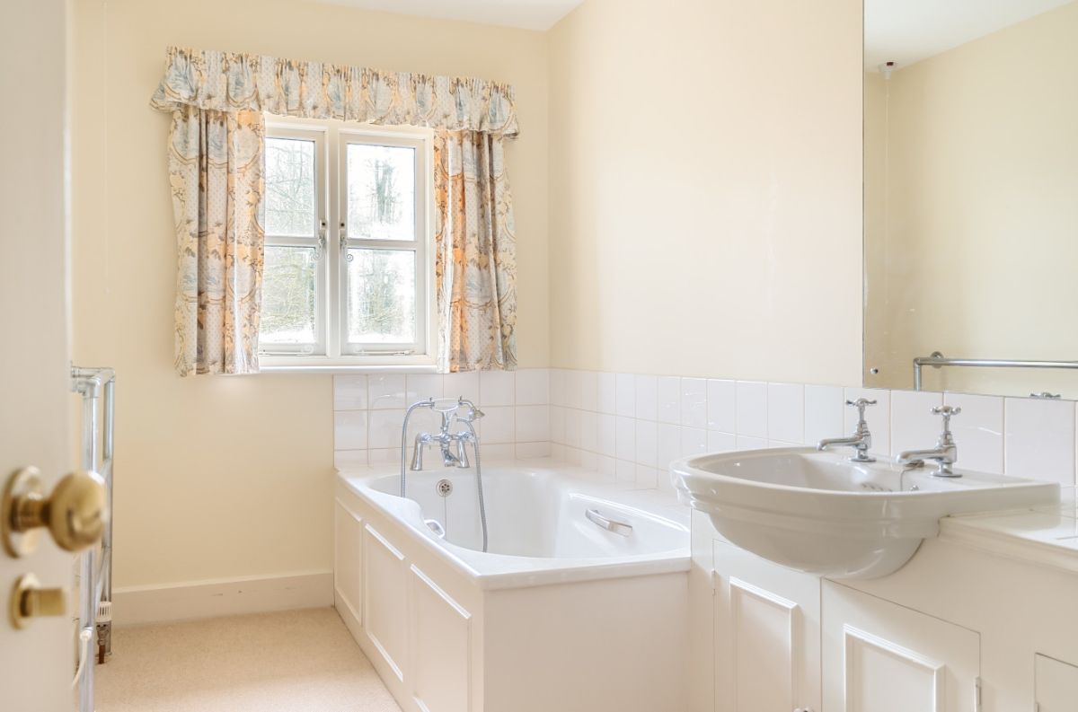 4 bed character property to rent in Bowerchalke, Salisbury 17