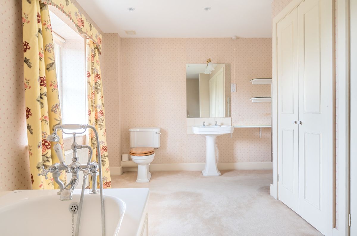 4 bed character property to rent in Bowerchalke, Salisbury 15